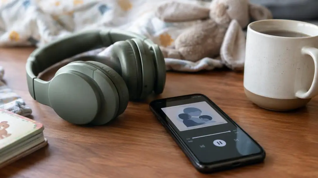 The Ultimate Parenting Playlist: 5 Indispensible Podcasts for Every Mom and Dad
